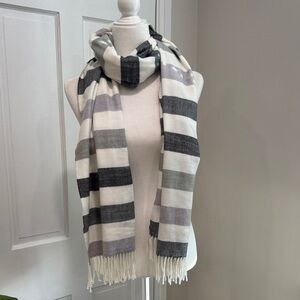GAP Cozy Bold Stripe Winter Scarf - Lilac Stone